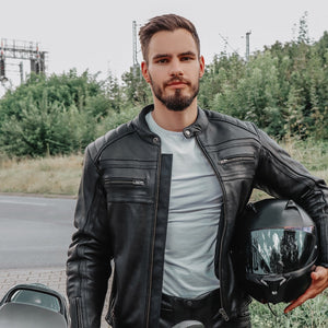 
                  
                    Charger l&amp;#39;image dans la galerie, BLOUSON EN CUIR DE MOTO NOIR VANGUARD, Protections certifiées CE sur les coudes et les épaules, zone lombaire rembourrée, doublure intérieure matelassée en polyester amovible, col rembourré pour un meilleur confort
                  
                