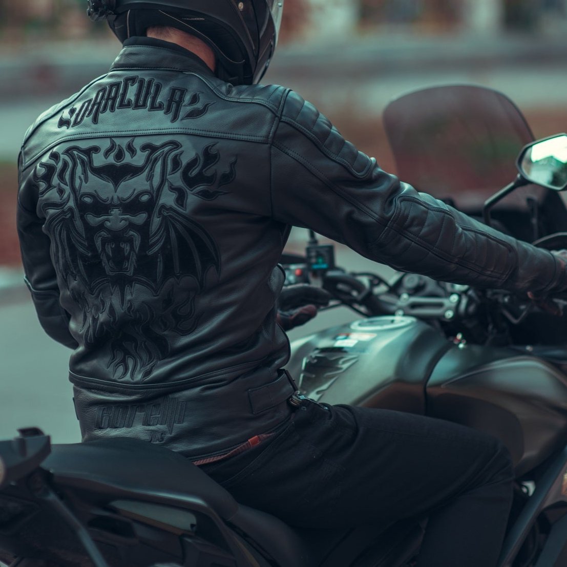 BLOUSON DE MOTO EN CUIR NOIR DRACULA