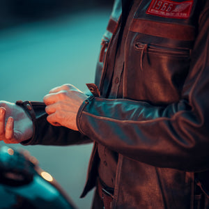 
                  
                    Charger l&amp;#39;image dans la galerie, BLOUSON DE MOTO EN CUIR 1966
                  
                