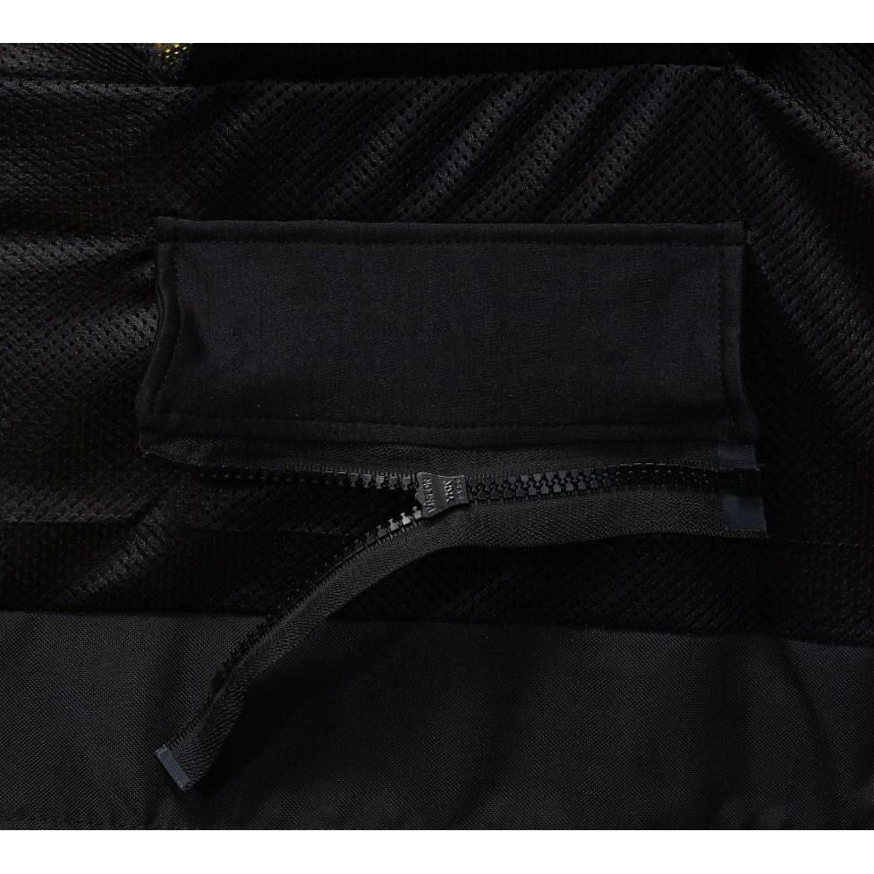 
                  
                    Charger l&amp;#39;image dans la galerie, VIVI IL MOMENTO VESTE EN CUIR DE MOTO RÉTRO, Protections amovibles certifiées CE sur les épaules, les coudes et le dos, Fermetures éclair YKK tout autour, une fermeture éclair de 8 &amp;quot;dans le bas du dos pour se connecter au pantalon
                  
                